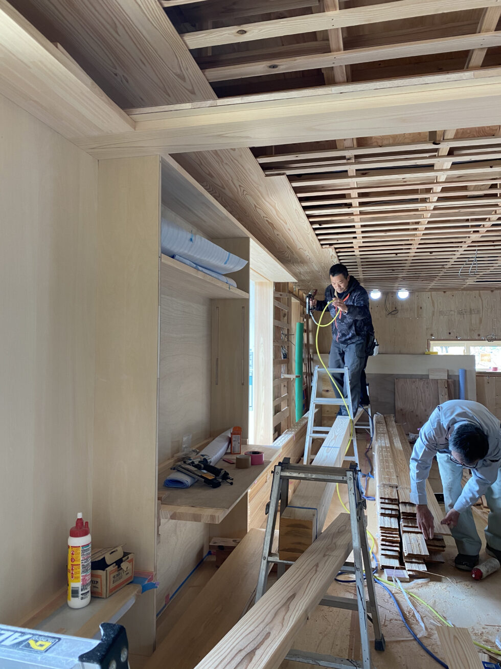 杉天井板の施工 : 但馬の木造りの家 エヌズプラン N'plan(鳥取・美方郡